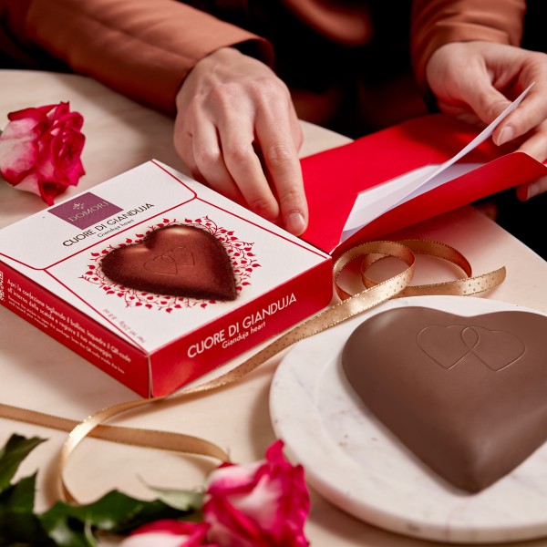 Spedisci la tua cartolina d'amore!